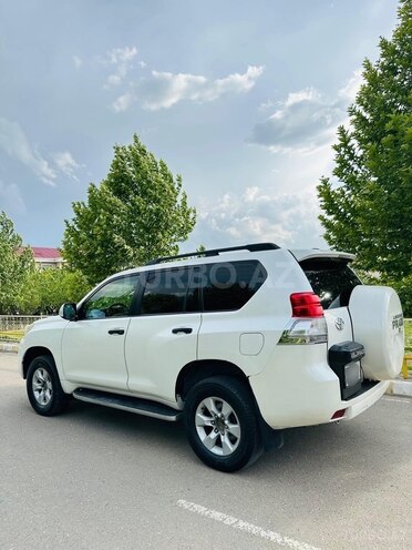 Toyota Land Cruiser Prado-3