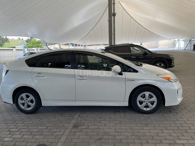 Toyota Prius 2014, 215,000 km - 1.8 l - Bakı