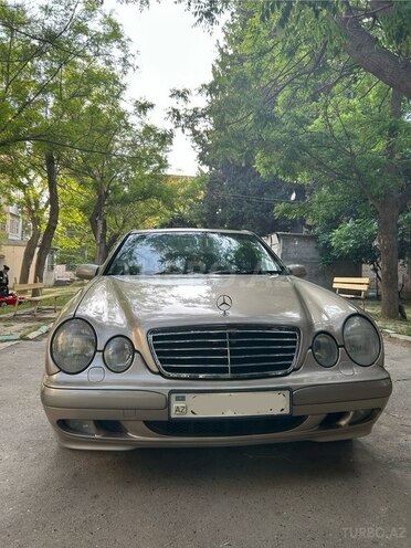 Mercedes E 240 2001, 310,000 km - 2.4 l - Bakı