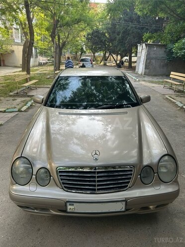 Mercedes E 240 2001, 310,000 km - 2.4 l - Bakı