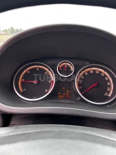 Opel Corsa 2010, 256,000 km - 1.3 l - Naxçıvan