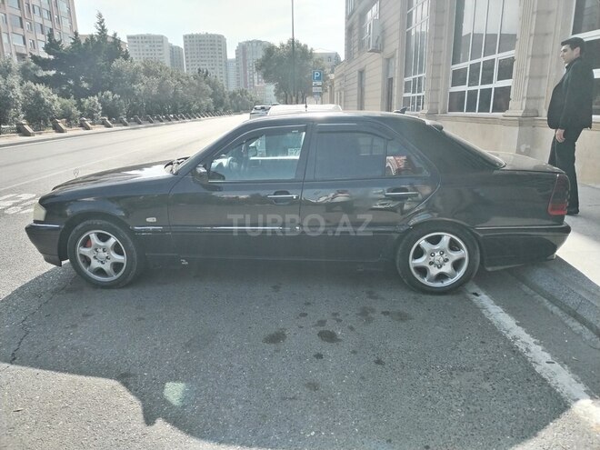 Mercedes C 240 2002, 433,752 km - 2.6 l - Bakı