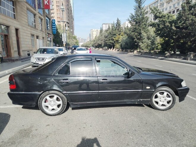 Mercedes C 240 2002, 433,752 km - 2.6 l - Bakı