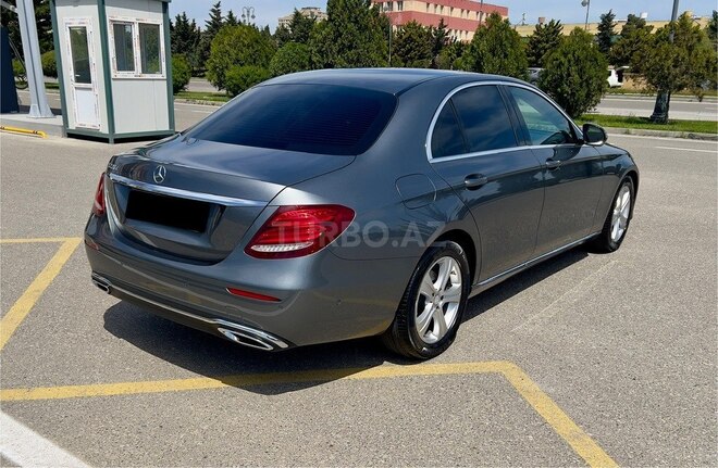 Mercedes E 220 d 2016, 129,000 km - 2.2 l - Bakı