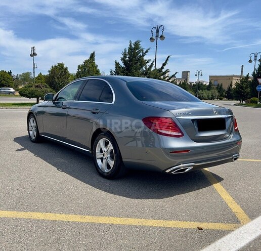 Mercedes E 220 d 2016, 129,000 km - 2.2 l - Bakı