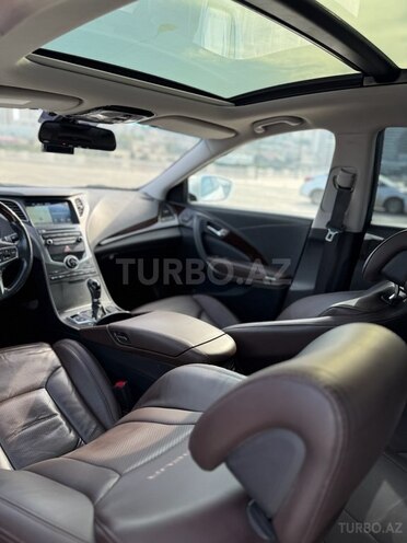 Hyundai Grandeur-10