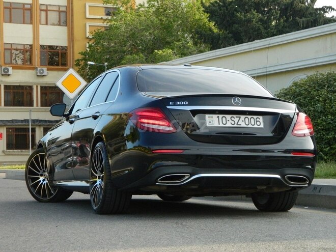Mercedes E 300 2018, 150,000 km - 2.0 l - Bakı