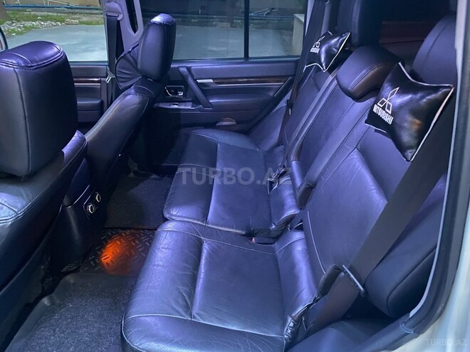 Mitsubishi Pajero 2009, 245,717 km - 3.5 l - Bakı