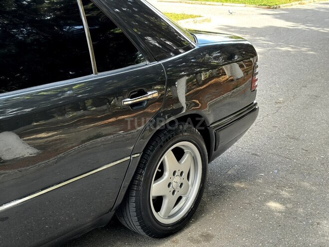Mercedes E 220 1995, 350,460 km - 2.2 l - Bakı