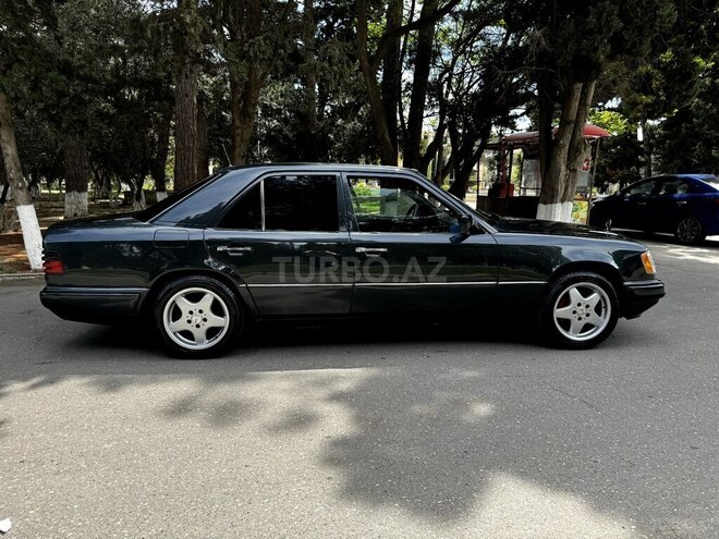 Mercedes E 220 1995, 350,460 km - 2.2 l - Bakı