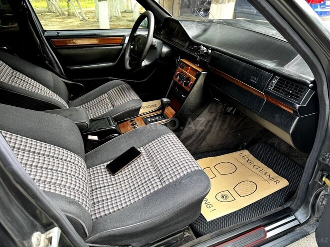 Mercedes E 220 1995, 350,460 km - 2.2 l - Bakı