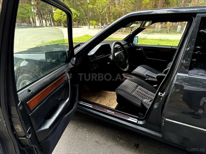 Mercedes E 220 1995, 350,460 km - 2.2 l - Bakı