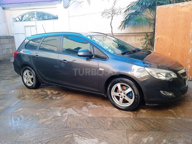 Opel Astra 2011, 320,000 km - 1.4 l - Bakı