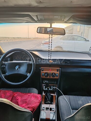 Mercedes E 200 1990, 735,037 km - 2.0 l - Bakı