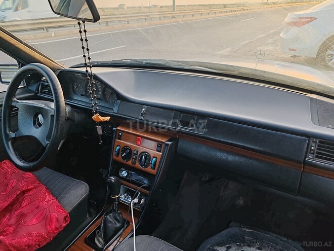Mercedes E 200 1990, 735,037 km - 2.0 l - Bakı