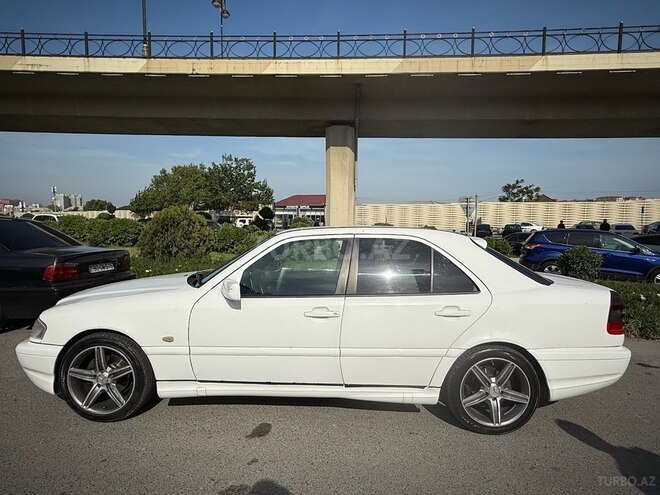 Mercedes C 200 2000, 355,000 km - 2.0 l - Bakı
