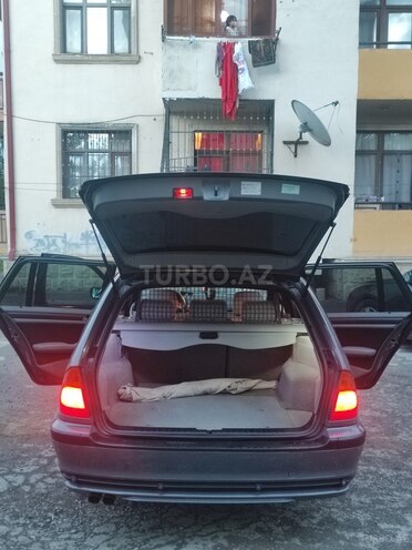 BMW 320 2002, 300,000 km - 2.2 л - Yevlax