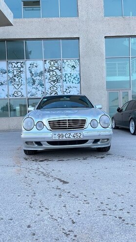 Mercedes E 320 2000, 380,000 km - 3.2 l - Salyan