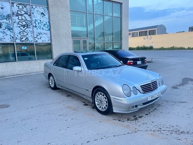 Mercedes E 320 2000, 380,000 km - 3.2 l - Salyan