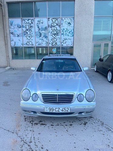 Mercedes E 320 2000, 380,000 km - 3.2 l - Salyan