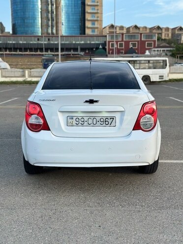 Chevrolet Aveo-8