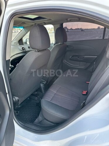 Chevrolet Aveo-14