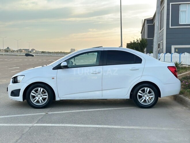 Chevrolet Aveo-7
