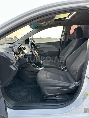 Chevrolet Aveo-13