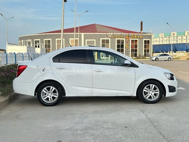 Chevrolet Aveo-6