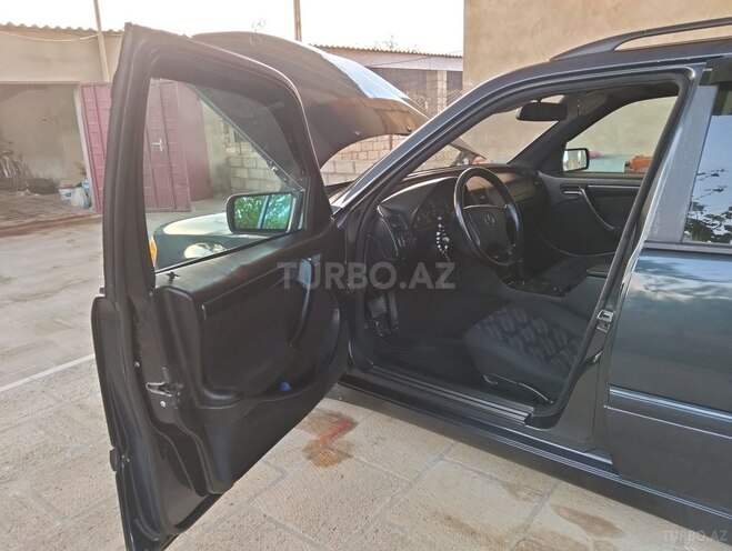 Mercedes C 220 d 2000, 523,549 km - 2.2 l - Neftçala