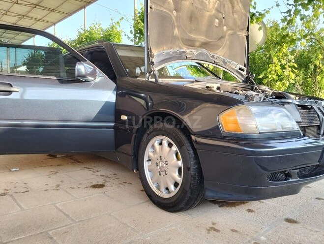 Mercedes C 220 d 2000, 523,549 km - 2.2 l - Neftçala