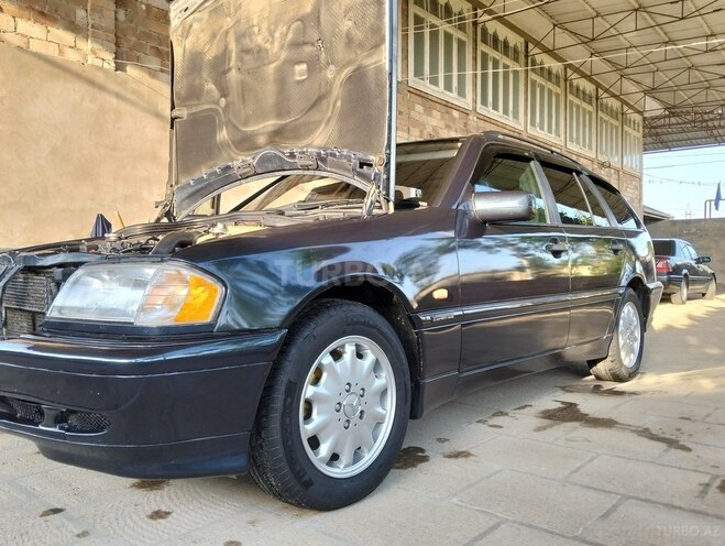 Mercedes C 220 d 2000, 523,549 km - 2.2 l - Neftçala