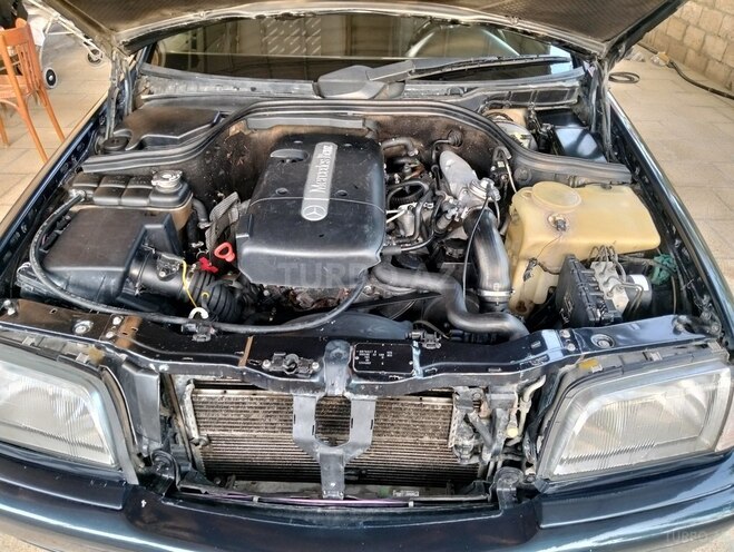 Mercedes C 220 d 2000, 523,549 km - 2.2 l - Neftçala