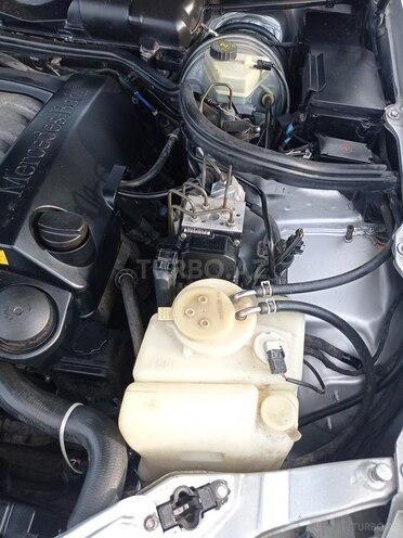 Mercedes E 280 2000, 257,000 km - 2.8 l - Bakı