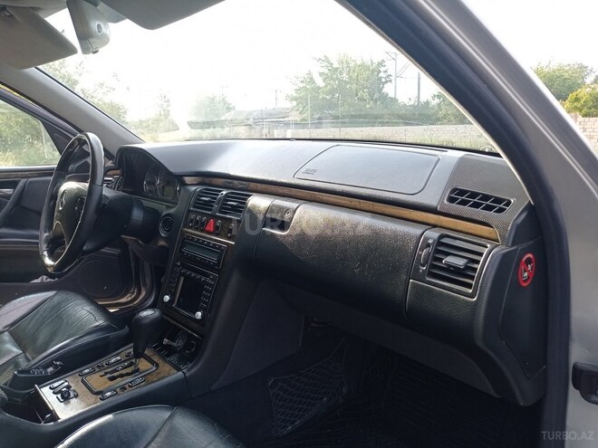 Mercedes E 280 2000, 257,000 km - 2.8 l - Bakı