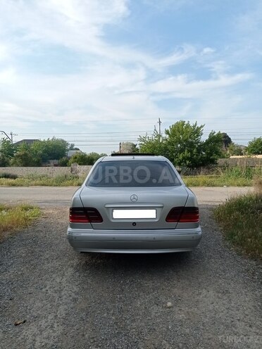 Mercedes E 280 2000, 257,000 km - 2.8 l - Bakı