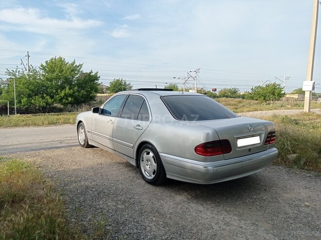 Mercedes E 280 2000, 257,000 km - 2.8 l - Bakı