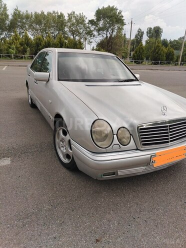 Mercedes E 240 1998, 240,000 km - 2.4 l - Şəki