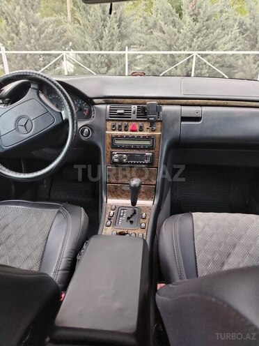 Mercedes E 240 1998, 240,000 km - 2.4 l - Şəki
