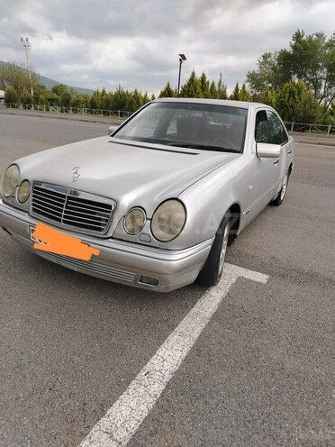 Mercedes E 240 1998, 240,000 km - 2.4 l - Şəki