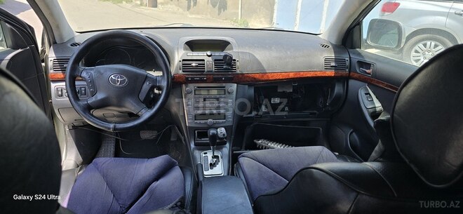 Toyota Avensis 2004, 320,000 km - 2.0 л - Bakı