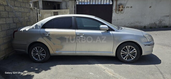 Toyota Avensis 2004, 320,000 km - 2.0 л - Bakı