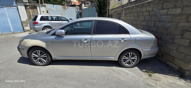 Toyota Avensis 2004, 320,000 km - 2.0 л - Bakı