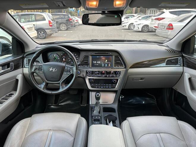 Hyundai Sonata-11