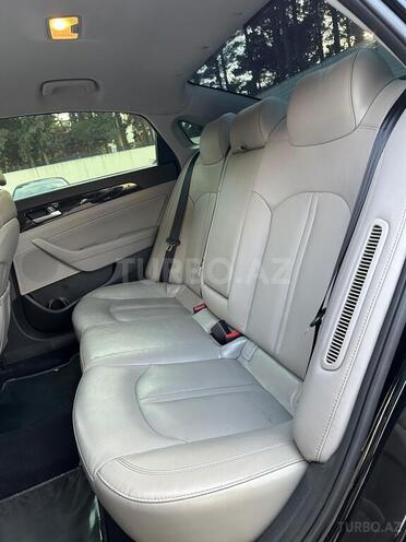Hyundai Sonata-16