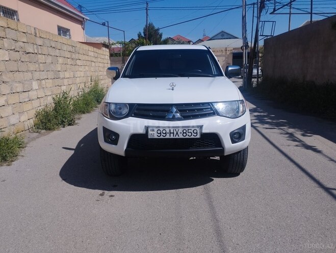 Mitsubishi L200 2014, 265,000 km - 2.5 l - Bakı