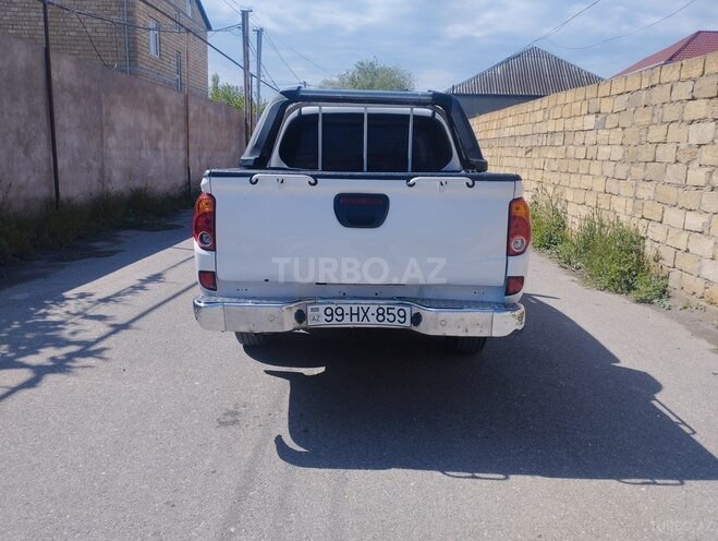 Mitsubishi L200 2014, 265,000 km - 2.5 l - Bakı