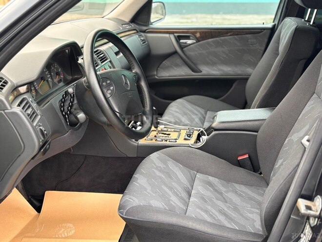 Mercedes E 270 1999, 322,161 km - 2.7 л - Göyçay