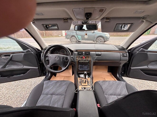 Mercedes E 270 1999, 322,161 km - 2.7 л - Göyçay