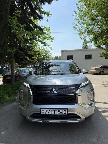 Mitsubishi Outlander 2022, 11,000 km - 2.5 l - Bakı